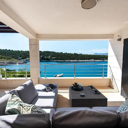 Seafront - Orasija Villa