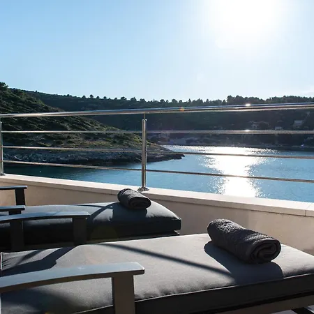 Seafront - Orasija Villa *